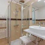 5 Stelle 4* קליארי