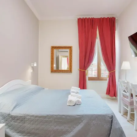 5 Stelle Πανσιόν 4*